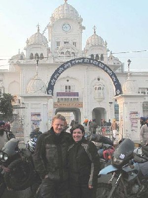 HelenNeilGoldT.JPG (47.92 KiB) Viewed 14968 times Outside Golden Temple Amritsar